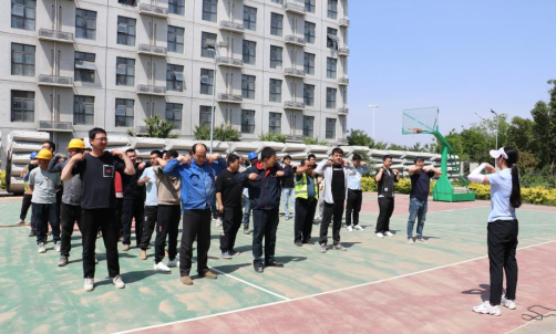 “繩”采飛揚綻活力，奮進團結(jié)譜新篇陜建新型建材成功舉辦慶五一·迎五四職工拔河比賽
